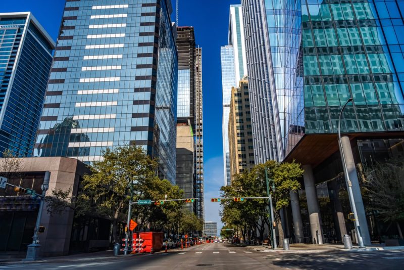 Best Places to Live With an Online Degree in Business